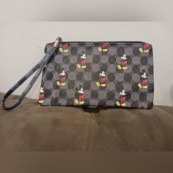 Disney’s Mickey Mouse Wristlet - Picture 2 of 4